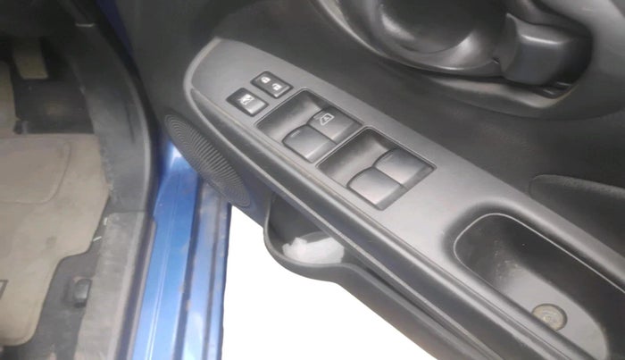 2013 Renault Scala RXE PETROL, Petrol, Manual, 24,257 km, interior