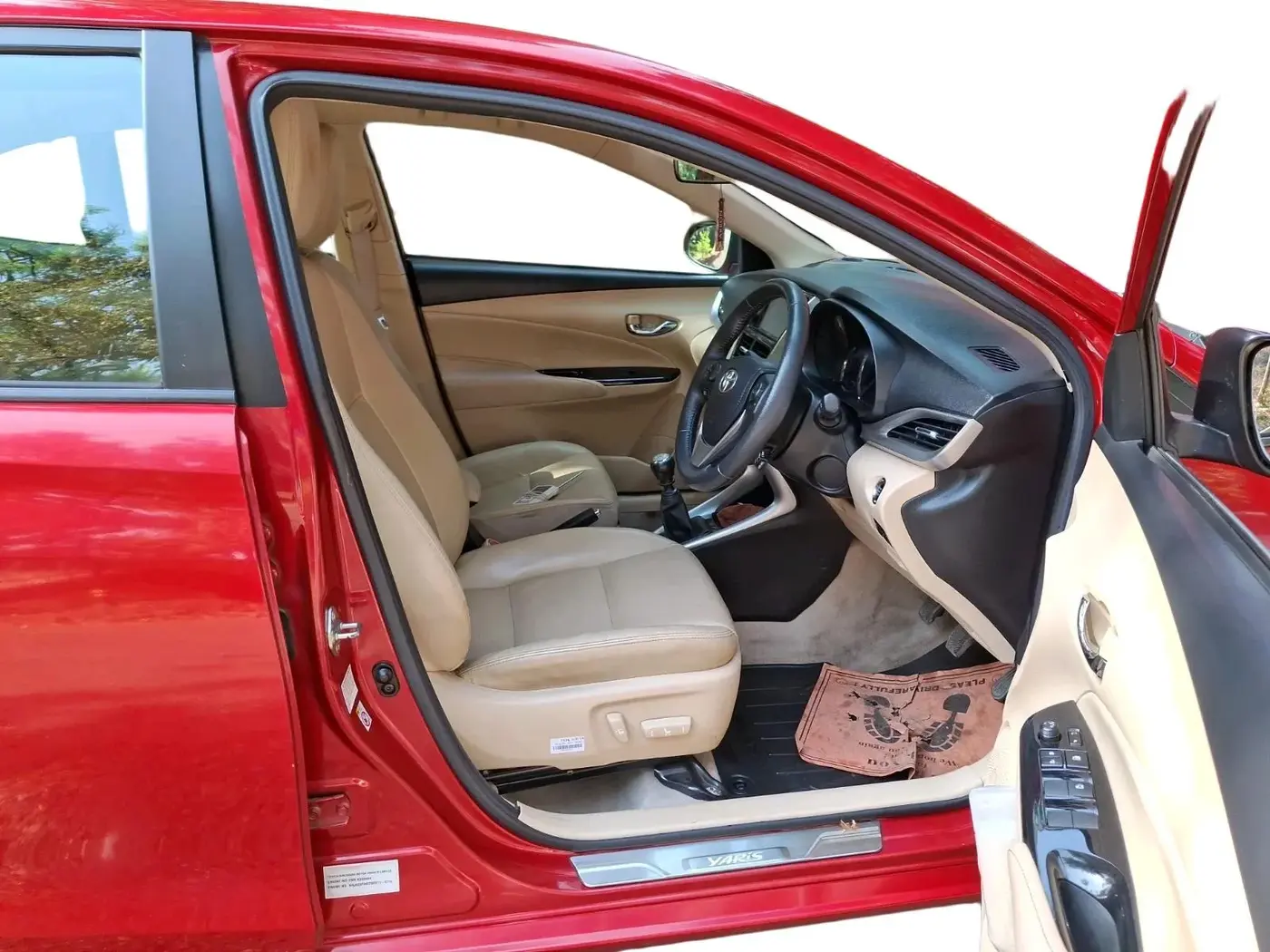 2018 Toyota YARIS VX MT, Petrol, Manual, 36,116 km, interior