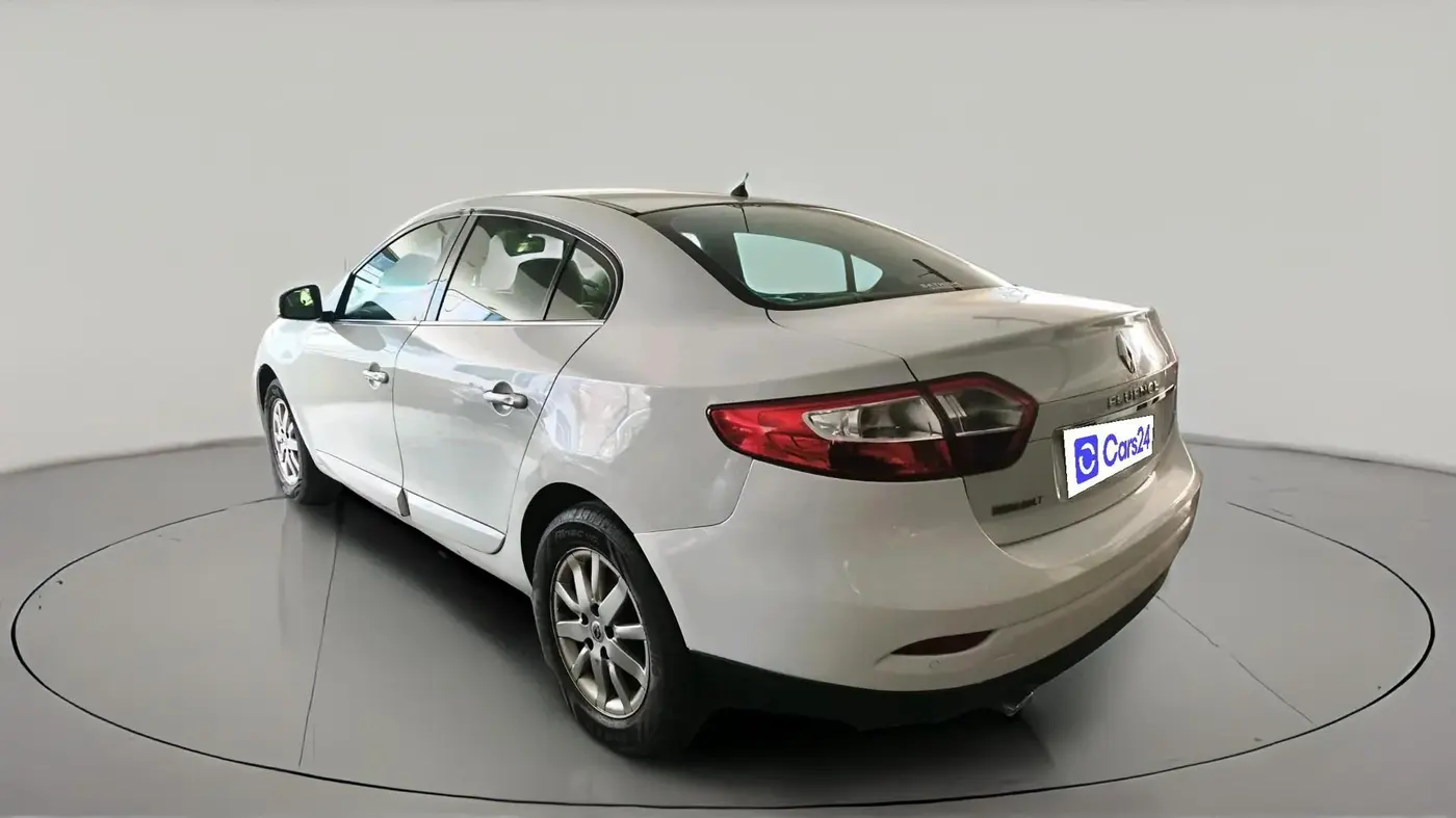 2011 Renault Fluence 2.0 E4 AT, Petrol, Automatic, 86,086 km, exterior