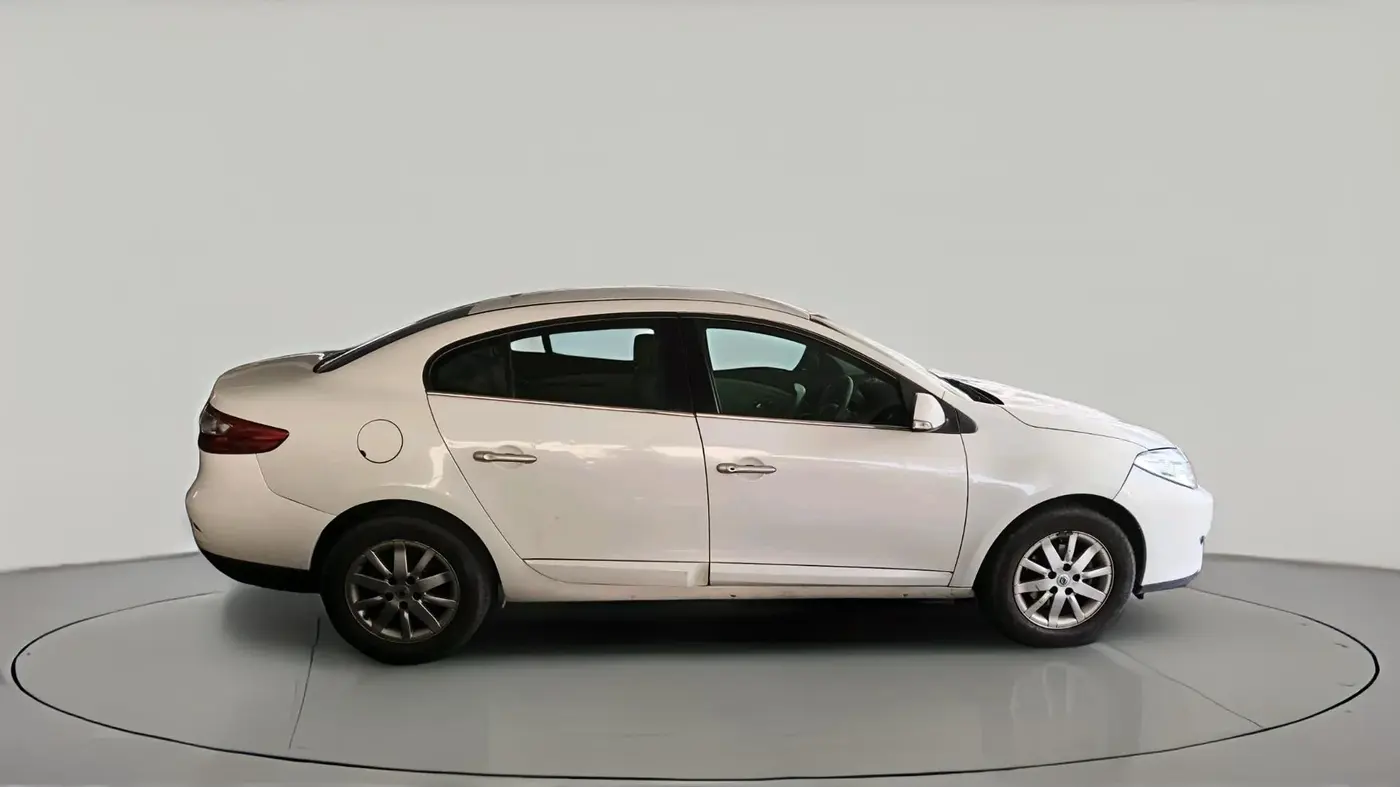 2011 Renault Fluence 2.0 E4 AT, Petrol, Automatic, 86,086 km, exterior