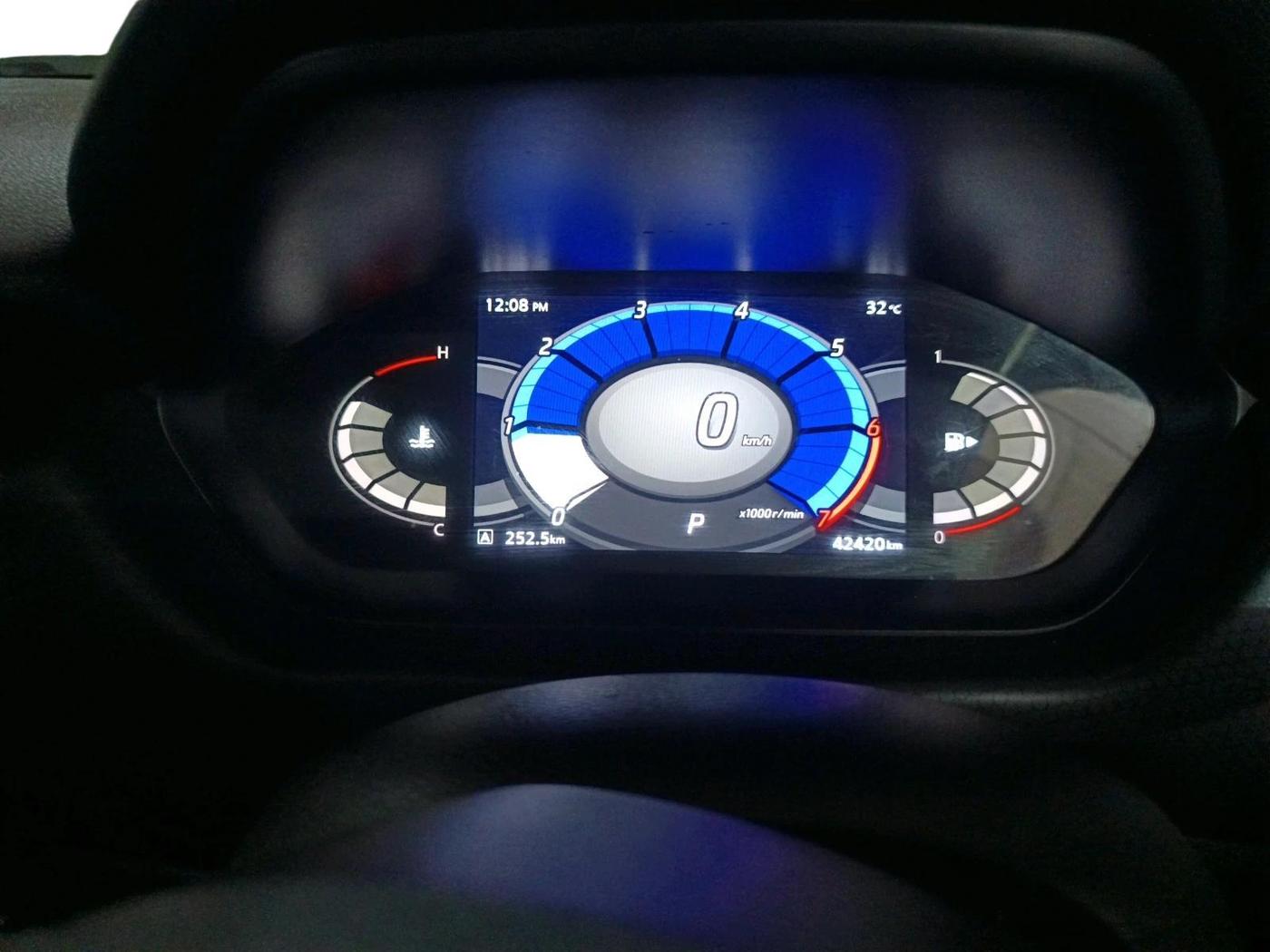 2021 Nissan MAGNITE XV PREMIUM TURBO CVT, Petrol, Automatic, 42,420 km, interior