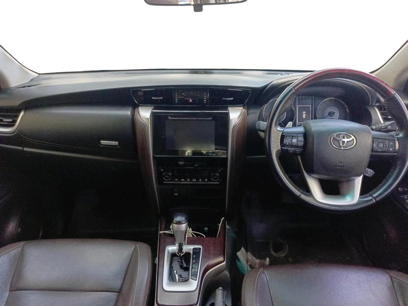 2018 Toyota Fortuner 2.8 4X2 AT, Diesel, Automatic, 92,010 km, interior