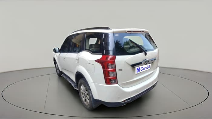 2015 Mahindra XUV500 W10, Diesel, Manual, 1,33,215 km, exterior