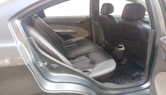 2013 Chevrolet Sail UVA 1.3 LS, Diesel, Manual, 1,62,742 km, interior