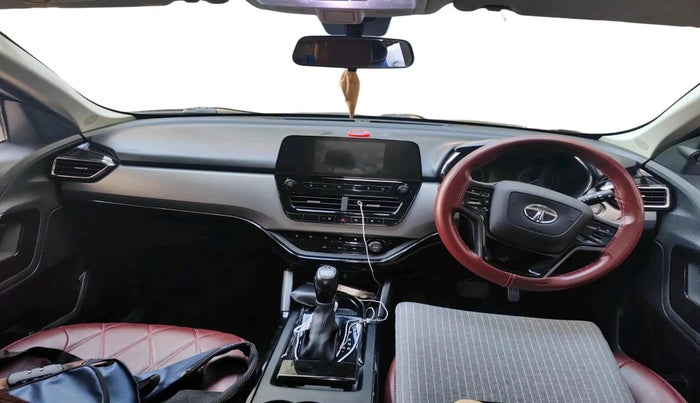 2022 Tata Harrier XTA PLUS 2.0L KRYOTEC DARK EDITION, Diesel, Automatic, 40,772 km, interior