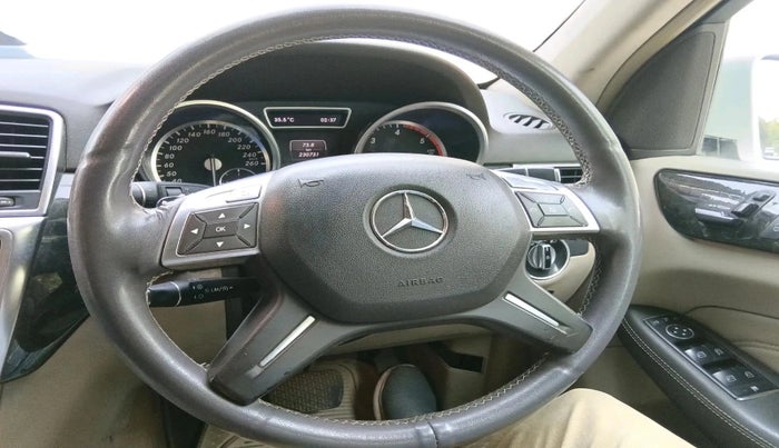 2013 Mercedes Benz Ml Class 250 CDI, Diesel, Automatic, 2,30,826 km, interior