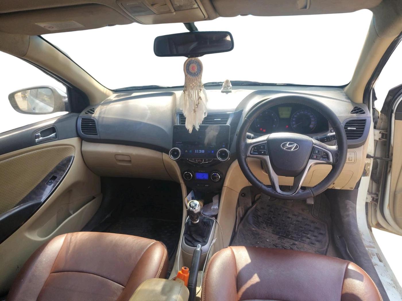2012 Hyundai Verna FLUIDIC 1.6 CRDI SX OPT, Diesel, Manual, 1,84,687 km, interior