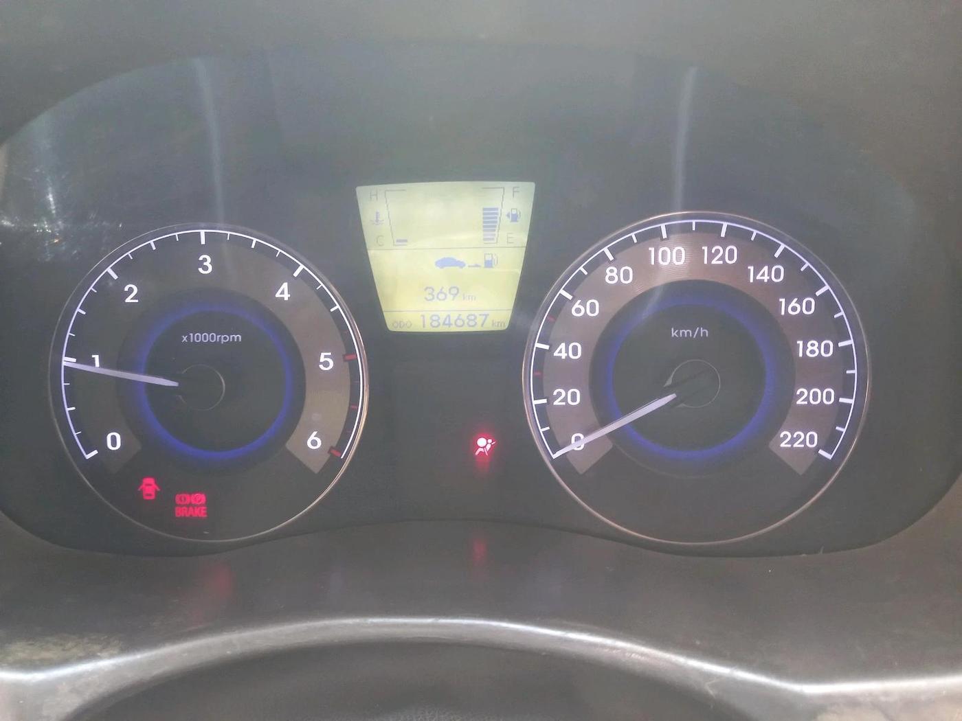 2012 Hyundai Verna FLUIDIC 1.6 CRDI SX OPT, Diesel, Manual, 1,84,687 km, interior