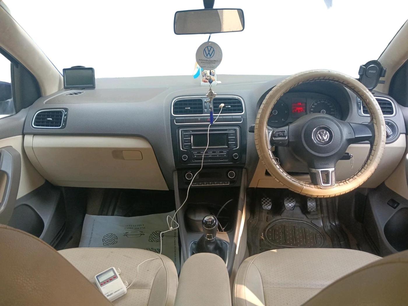 2013 Volkswagen Vento HIGHLINE DIESEL 1.6, Diesel, Manual, 1,35,899 km, interior