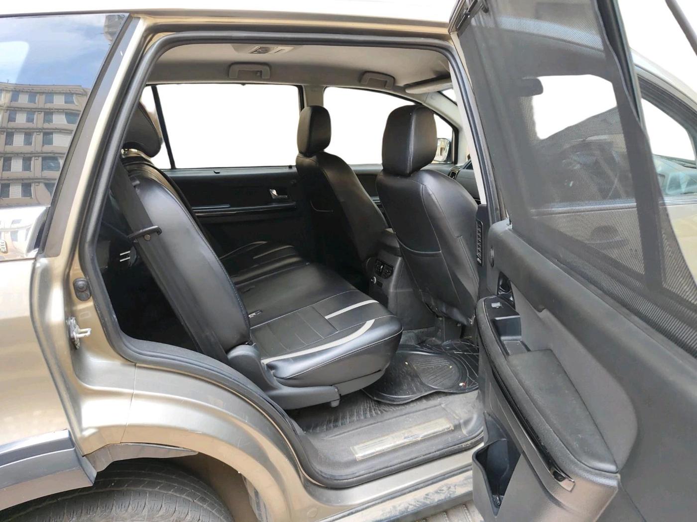 2018 Tata Hexa XE 4X2 7 STR, Diesel, Manual, 90,545 km, interior