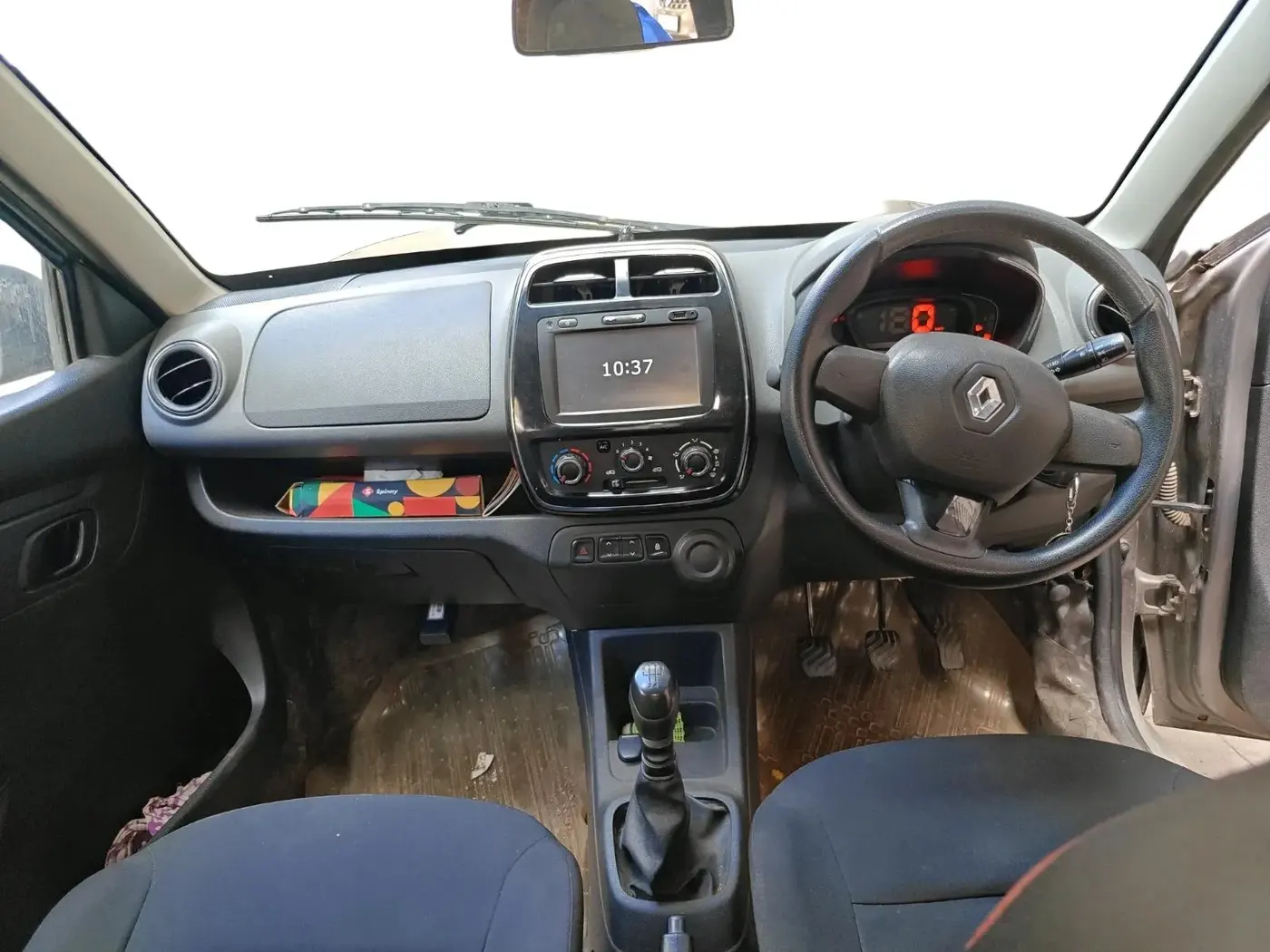 2017 Renault Kwid RXT 0.8, Petrol, Manual, 27,301 km, interior