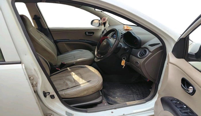 2011 Hyundai i10 SPORTZ 1.2 AT, CNG, Automatic, 1,17,787 km, interior