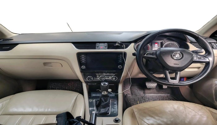 2018 Skoda Octavia L&K 1.8 TSI AT, Petrol, Automatic, 7,60,000 km, interior