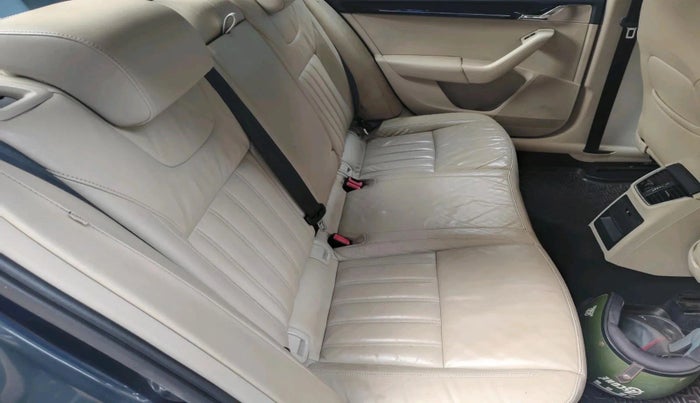 2018 Skoda Octavia L&K 1.8 TSI AT, Petrol, Automatic, 7,60,000 km, interior