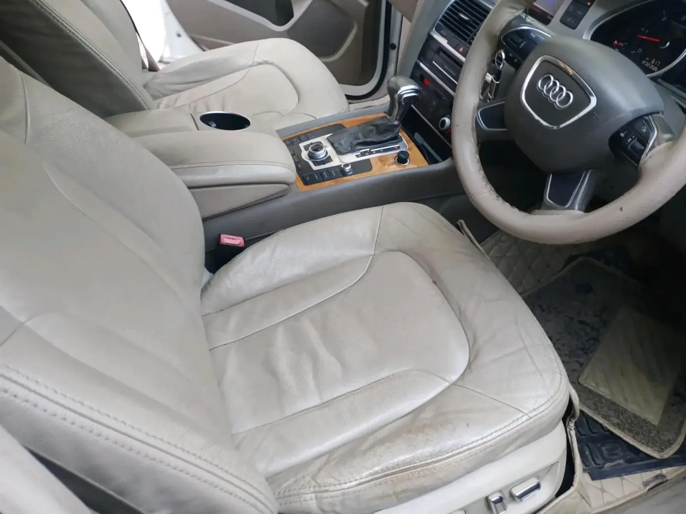2014 Audi Q7 35 TDI PREMIUM PLUS, Diesel, Automatic, 1,32,288 km, interior