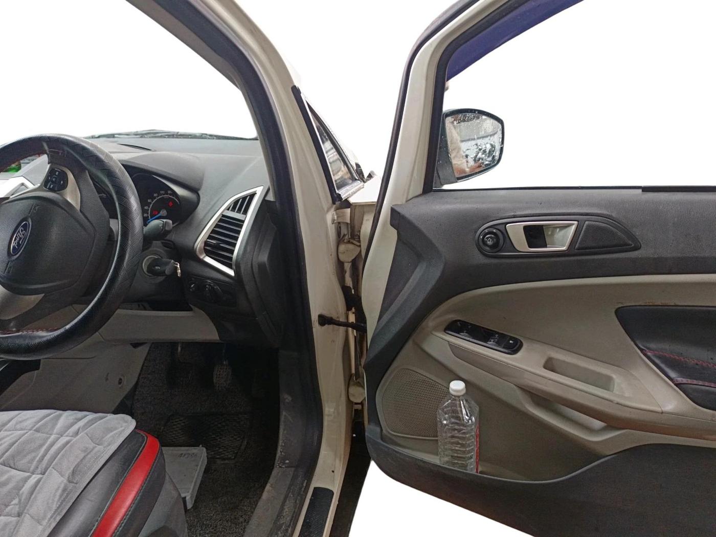 2016 Ford Ecosport TREND 1.5L PETROL, Petrol, Manual, 1,66,561 km, interior