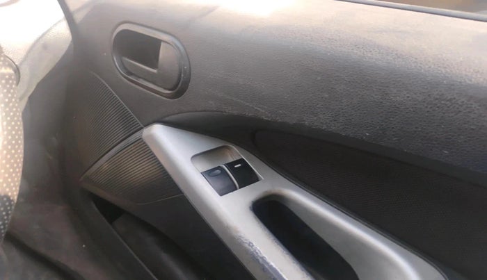 2011 Ford Figo ZXI 1.2 PETROL, Petrol, Manual, 70,918 km, interior