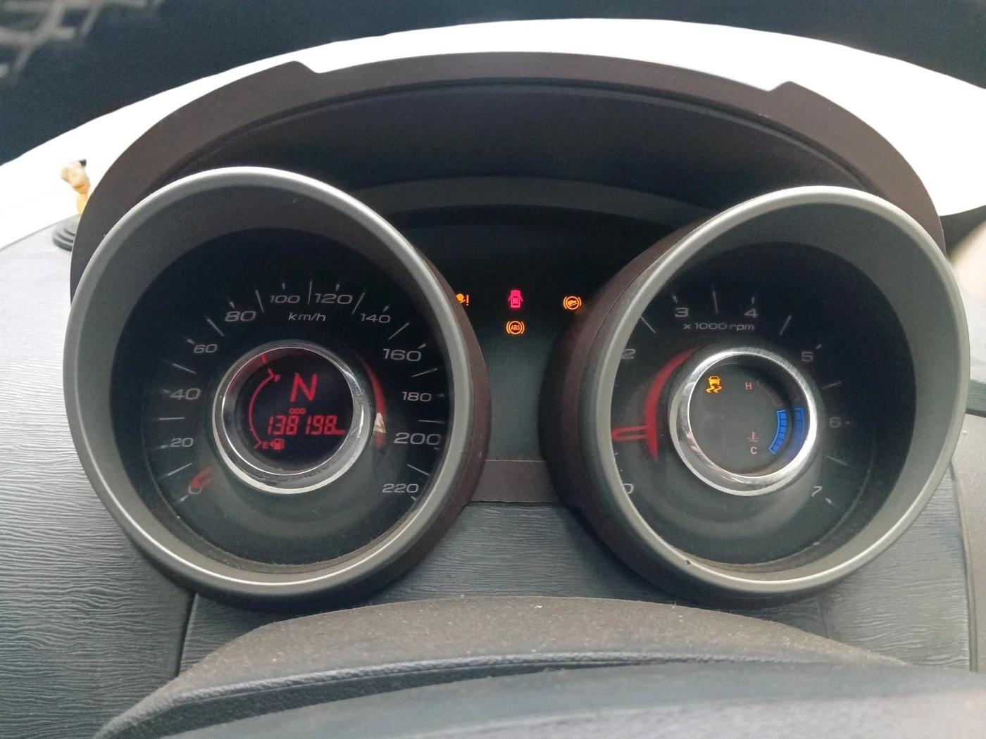 2012 Mahindra XUV500 W8, Diesel, Manual, 1,38,198 km, interior