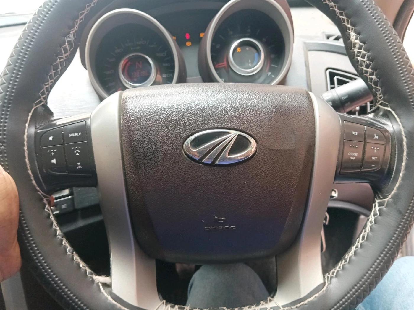 2012 Mahindra XUV500 W8, Diesel, Manual, 1,38,198 km, interior