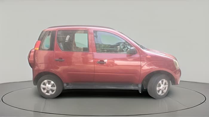2013 Mahindra Quanto C4, Diesel, Manual, 27,607 km, exterior