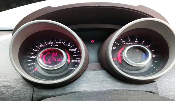 2014 Mahindra XUV500 W8, Diesel, Manual, 1,21,416 km, interior
