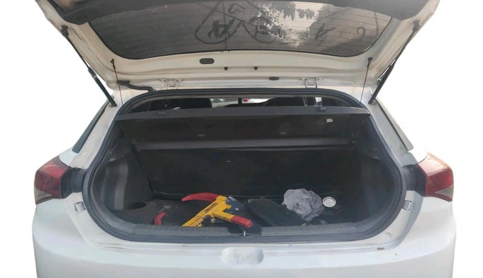 2015 Hyundai Elite i20 SPORTZ 1.4 CRDI, Diesel, Manual, 1,16,590 km, exterior