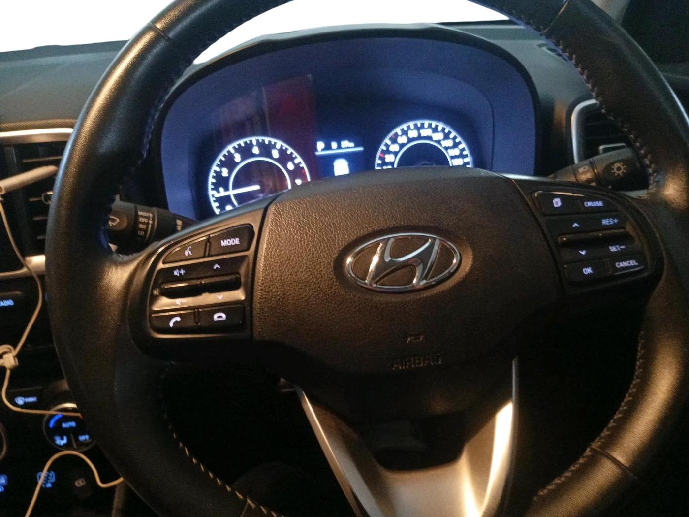 2019 Hyundai VENUE SX PLUS 1.0 TURBO DCT, Petrol, Automatic, 92,917 km, interior