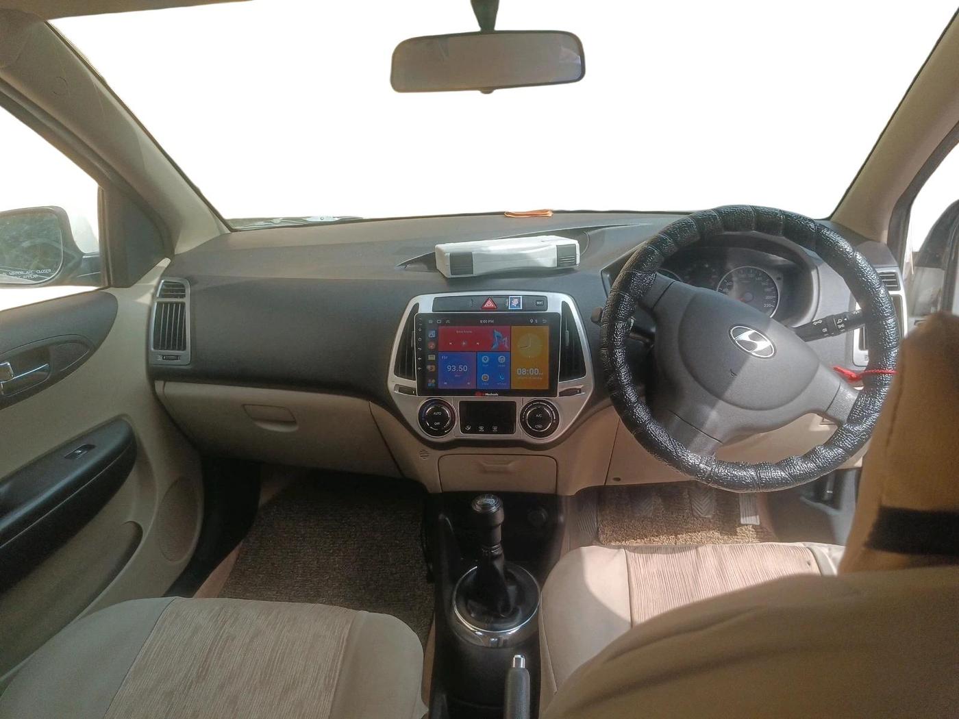 2012 Hyundai i20 MAGNA 1.2, CNG, Manual, 89,364 km, interior