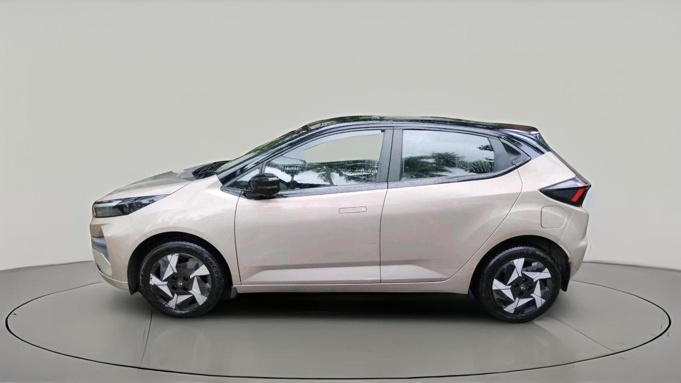 2025 Tata ALTROZ Creative CNG 5MT, CNG, Manual, 9,765 km, exterior