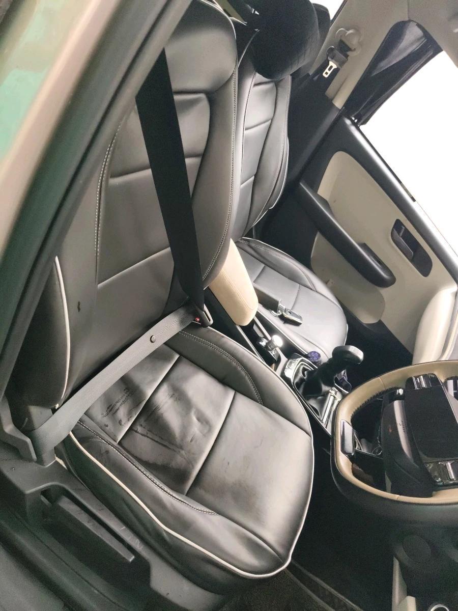 2025 Tata ALTROZ Creative CNG 5MT, CNG, Manual, 9,765 km, interior