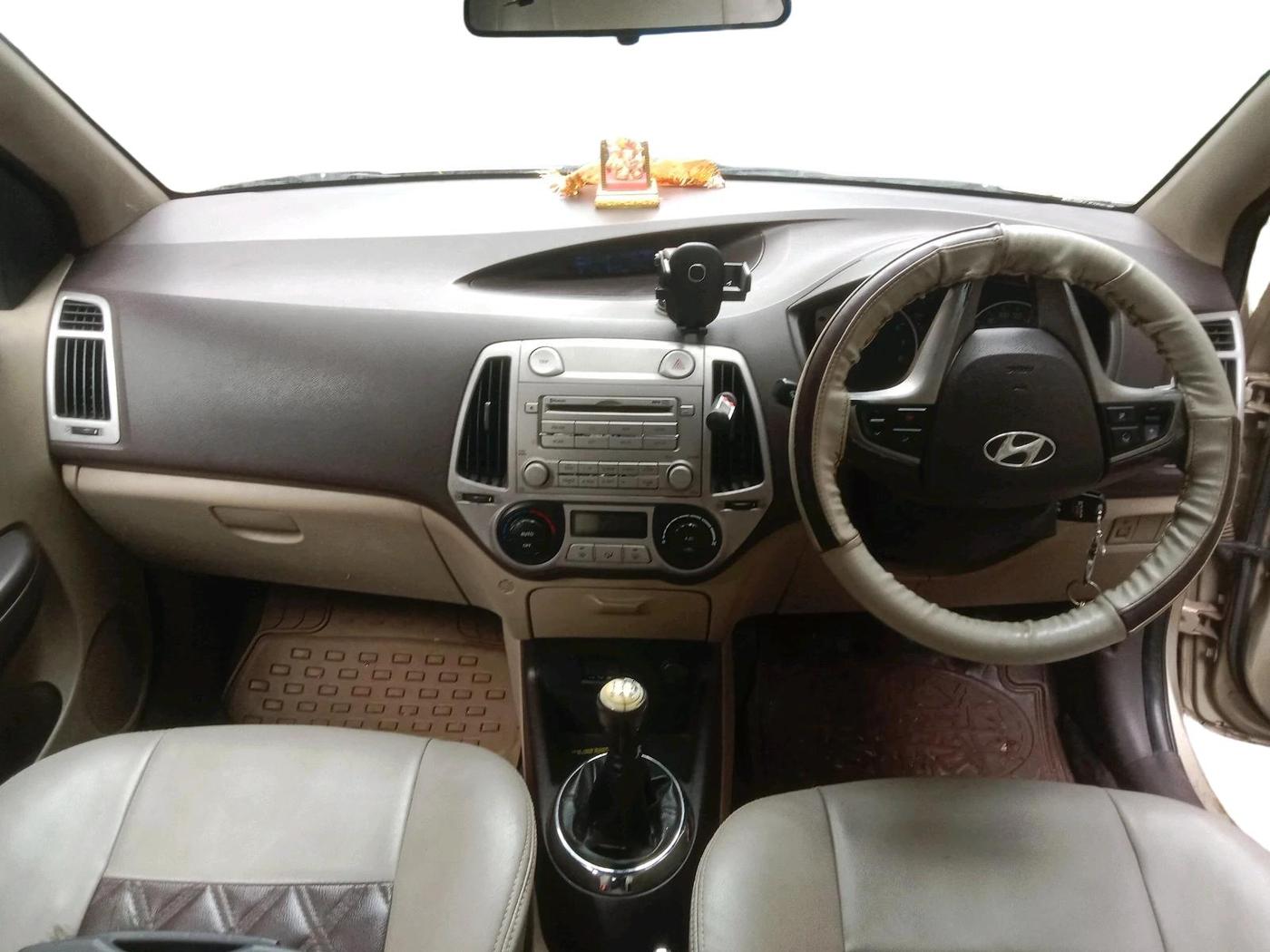 2011 Hyundai i20 SPORTZ 1.2, Petrol, Manual, 84,722 km, interior