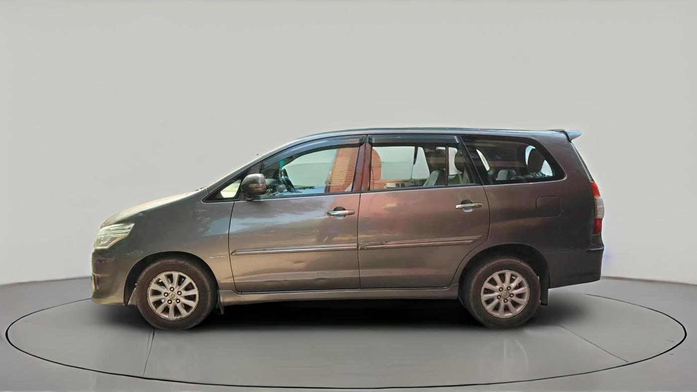 2012 Toyota Innova VX 2.5 7 STR, Diesel, Manual, 2,38,257 km, exterior