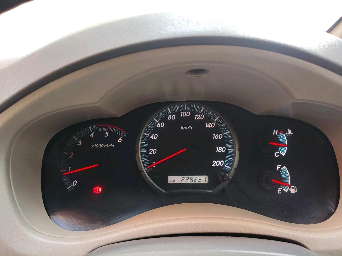 2012 Toyota Innova VX 2.5 7 STR, Diesel, Manual, 2,38,257 km, interior