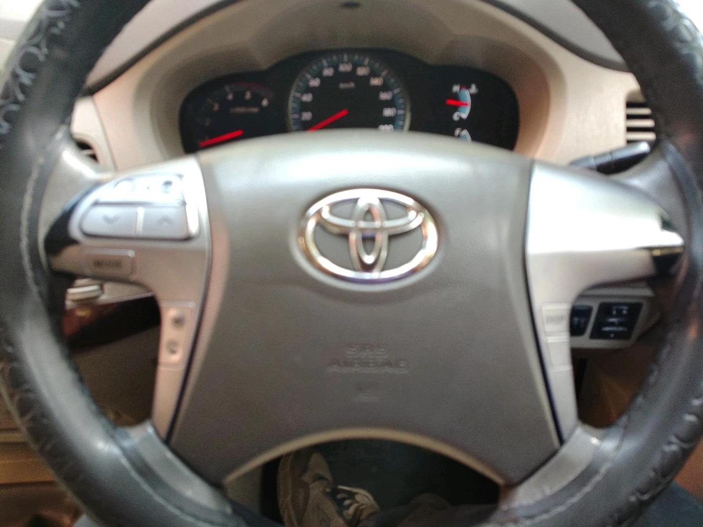 2012 Toyota Innova VX 2.5 7 STR, Diesel, Manual, 2,38,257 km, interior