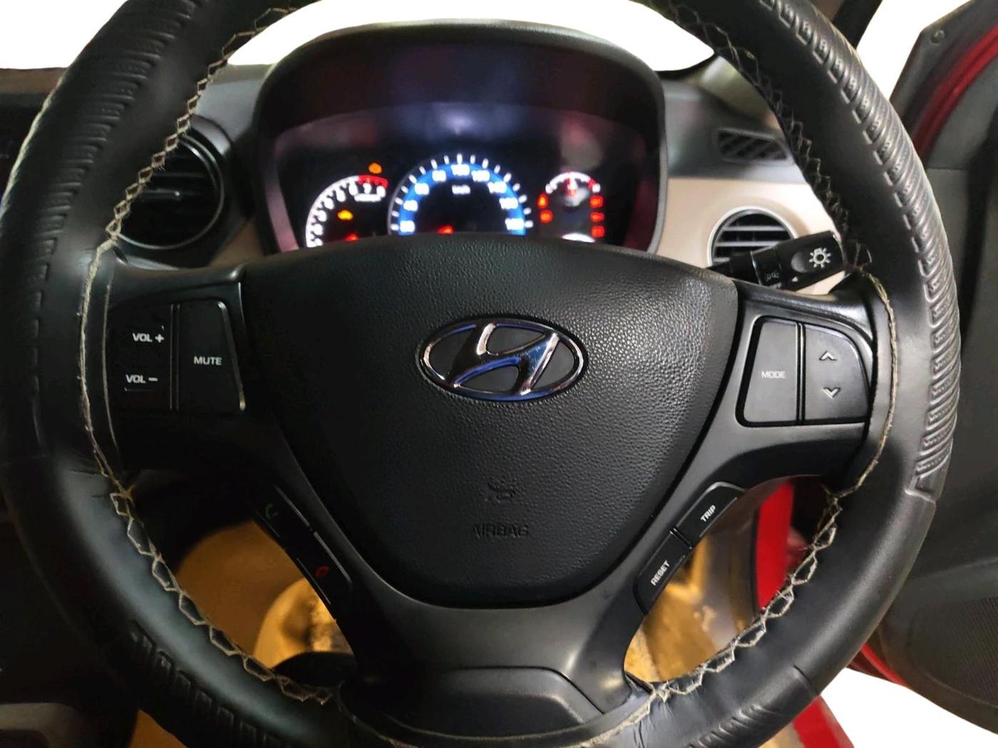 2015 Hyundai Xcent SX 1.2 (O), Petrol, Manual, 38,688 km, interior