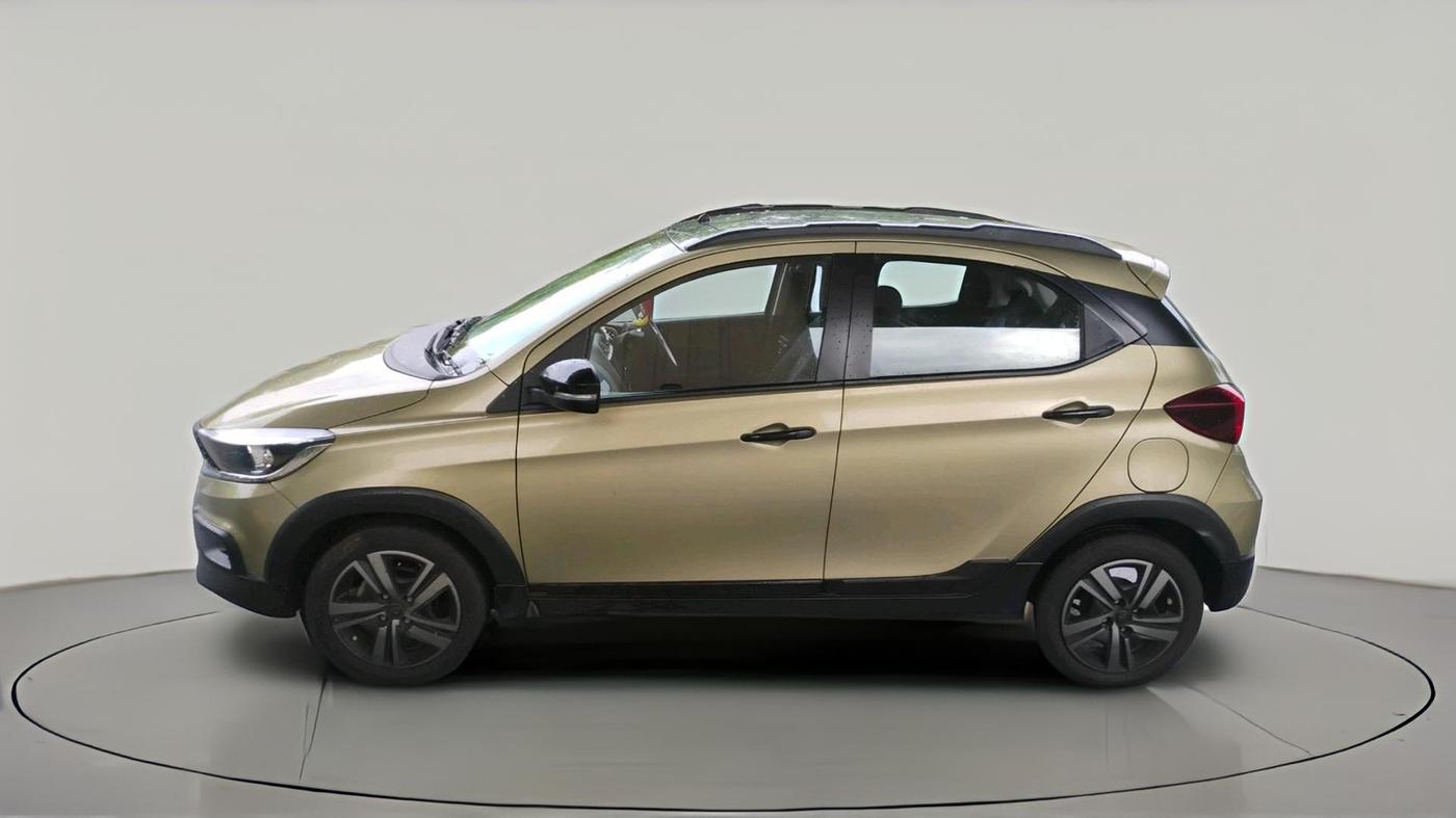 2024 Tata TIAGO NRG XZ MT, Petrol, Manual, 5,628 km, exterior