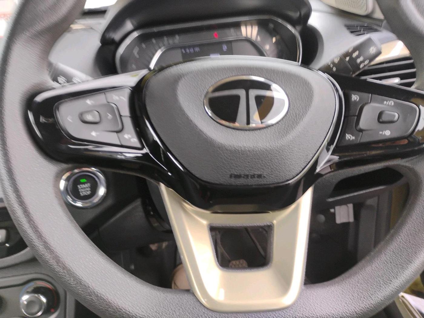 2024 Tata TIAGO NRG XZ MT, Petrol, Manual, 5,628 km, interior