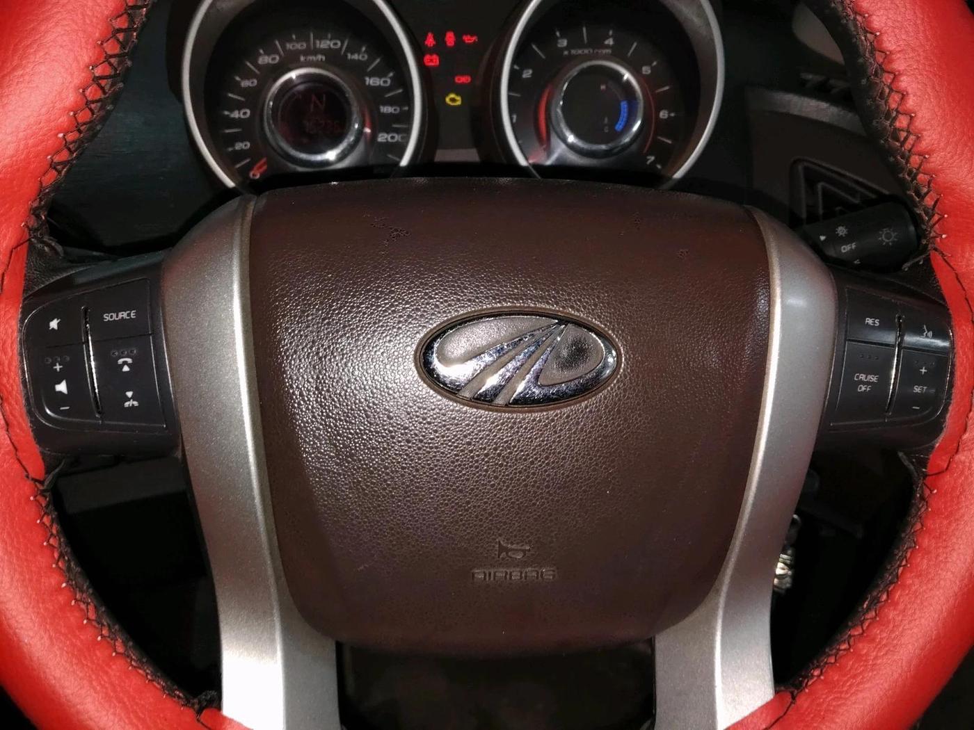 2012 Mahindra XUV500 W8, Diesel, Manual, 75,236 km, interior