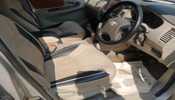 2012 Toyota Innova GX 2.5 8 STR, Diesel, Manual, 1,26,599 km, interior