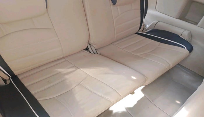 2012 Toyota Innova GX 2.5 8 STR, Diesel, Manual, 1,26,599 km, interior