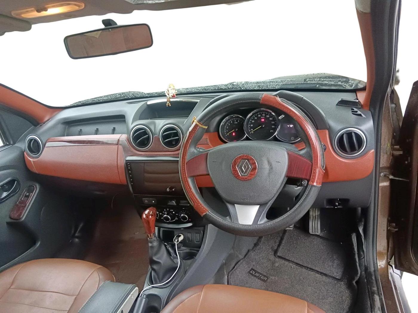 2015 Renault Duster RXL PETROL, Petrol, Manual, 47,846 km, interior