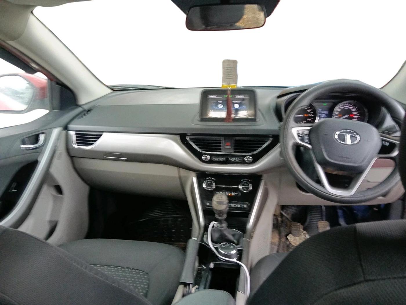 2018 Tata NEXON XZ PLUS PETROL, Petrol, Manual, 1,18,647 km, interior