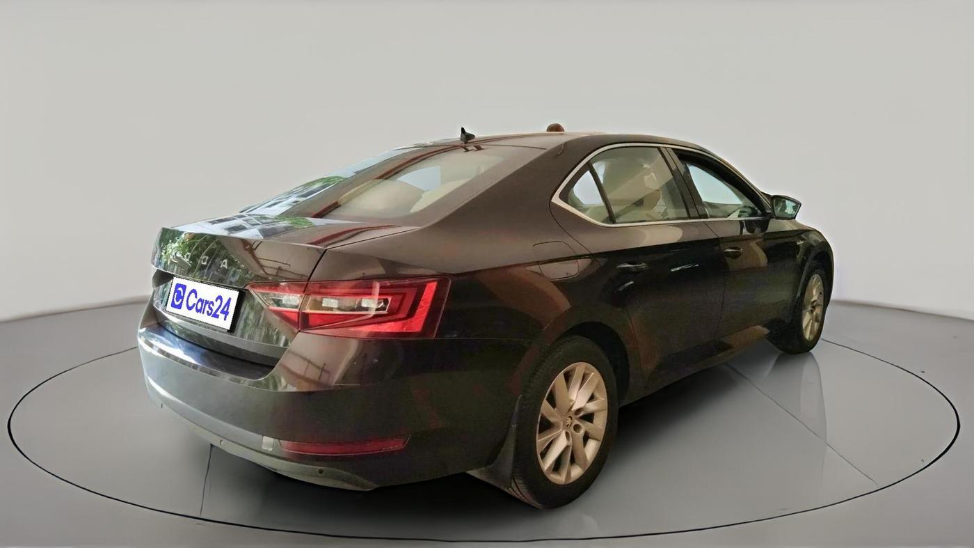 2017 Skoda Superb L&K 1.8 TSI AT, Petrol, Automatic, 86,842 km, exterior