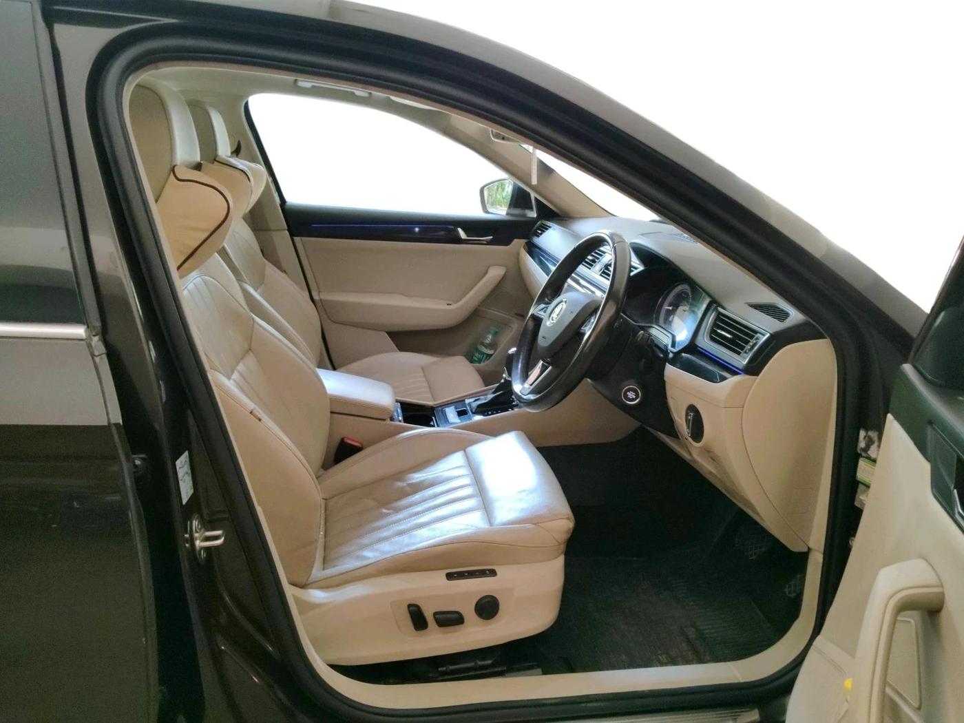 2017 Skoda Superb L&K 1.8 TSI AT, Petrol, Automatic, 86,842 km, interior