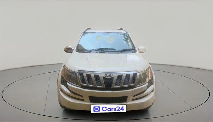 2015 Mahindra XUV500 W8, Diesel, Manual, 1,08,896 km, exterior