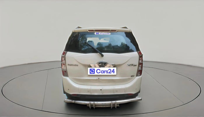 2015 Mahindra XUV500 W8, Diesel, Manual, 1,08,896 km, exterior