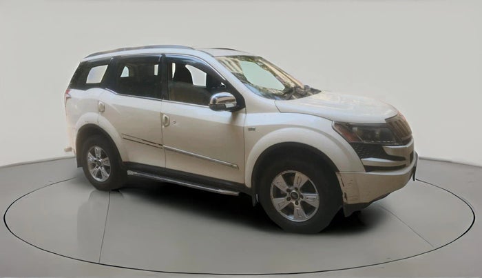 2015 Mahindra XUV500 W8, Diesel, Manual, 1,08,896 km, exterior