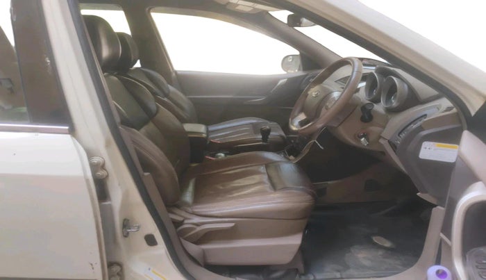2015 Mahindra XUV500 W8, Diesel, Manual, 1,08,896 km, interior