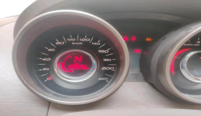 2015 Mahindra XUV500 W8, Diesel, Manual, 1,08,896 km, interior