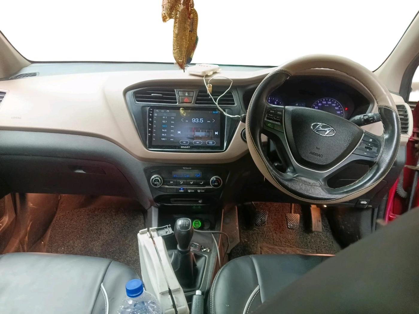 2017 Hyundai Elite i20 ASTA 1.2, Petrol, Manual, 1,49,541 km, interior